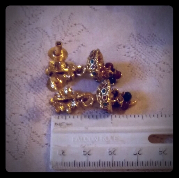 Vintage Jeweled Jhumka Earrings - Picture 8 of 8